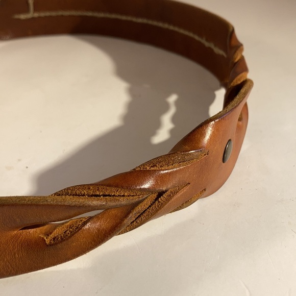 Vintage Women’s Tooled Brown Cut Out & Twisted Leather Belt With Brass Accents main image 6